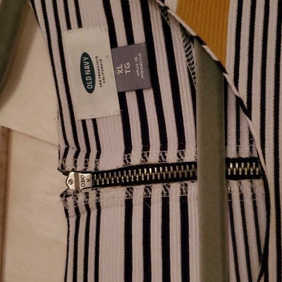 Boxy Old Navy striped t-shirt - Picture 3 of 5